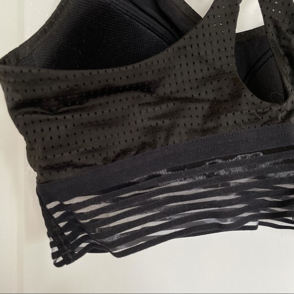 ⚡️ Victoria’s Secret Sports Bra - Picture 3 of 4